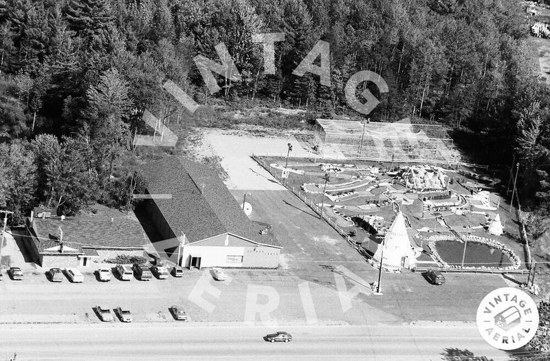 Indian Village Mini Golf - 1989 Aerial